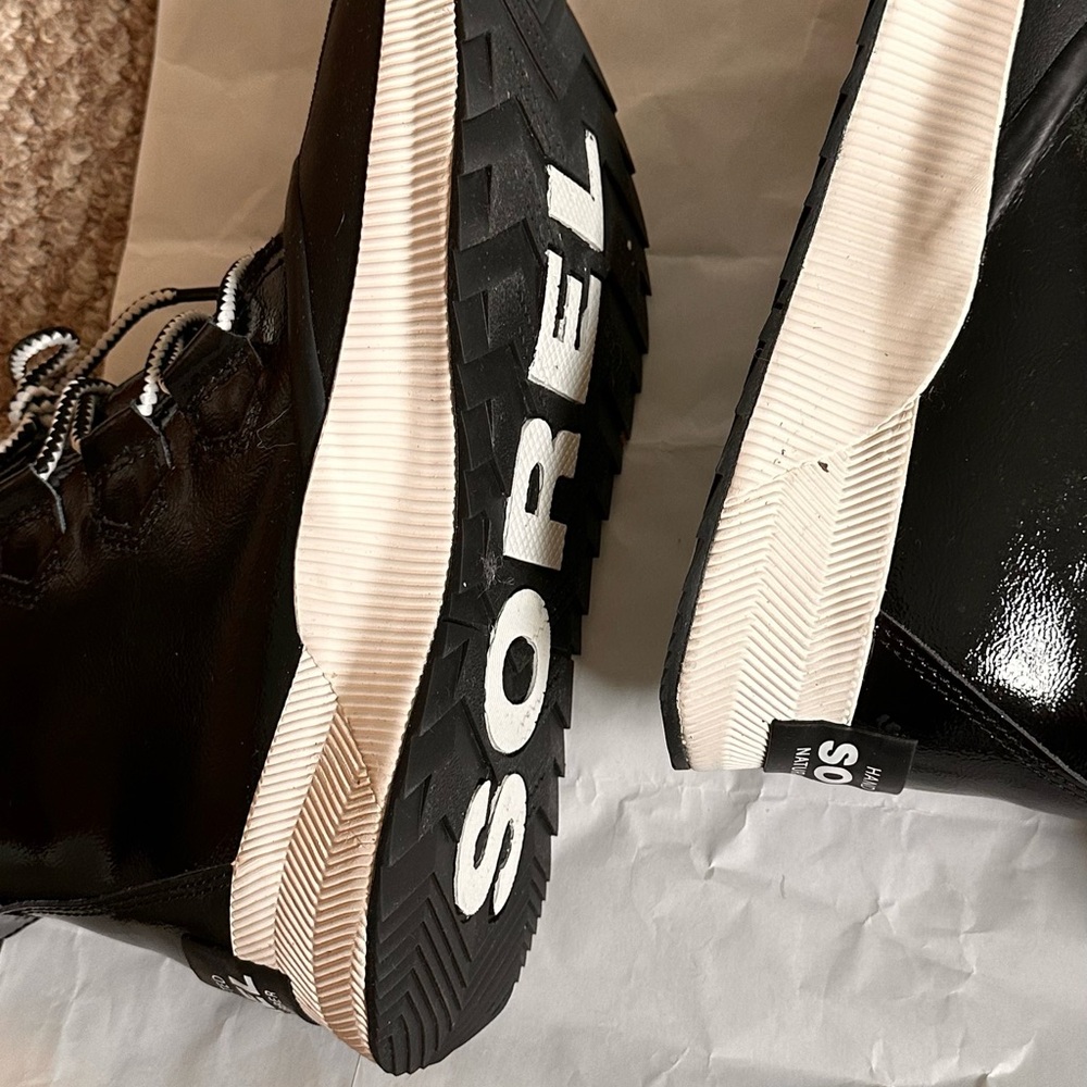 Sorel Black Winter Rain Boots Sleek Design